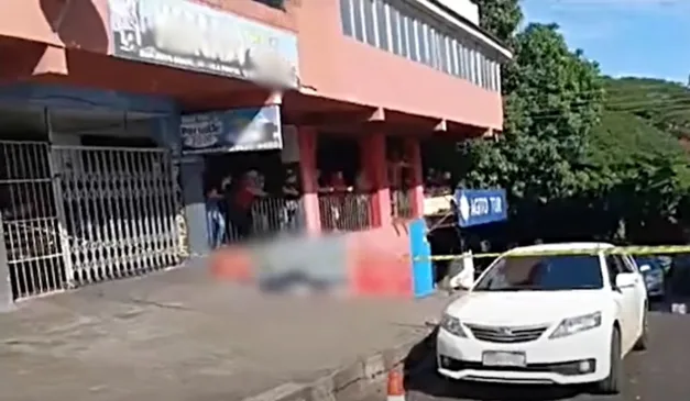 duas pessoas morrem e outras duas ficam feridas em ataque a tiros contra empresa de turismo em Foz do Iguaçu