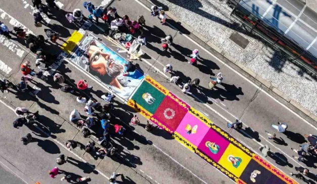 Tapetes confeccionados para o Corpus Christi.