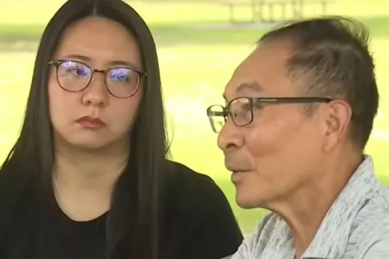 Nguyen e sua filha Kathy: idoso perdeu toda a economia por conta de golpe - Foto: Foto: Reprodução / YouTube