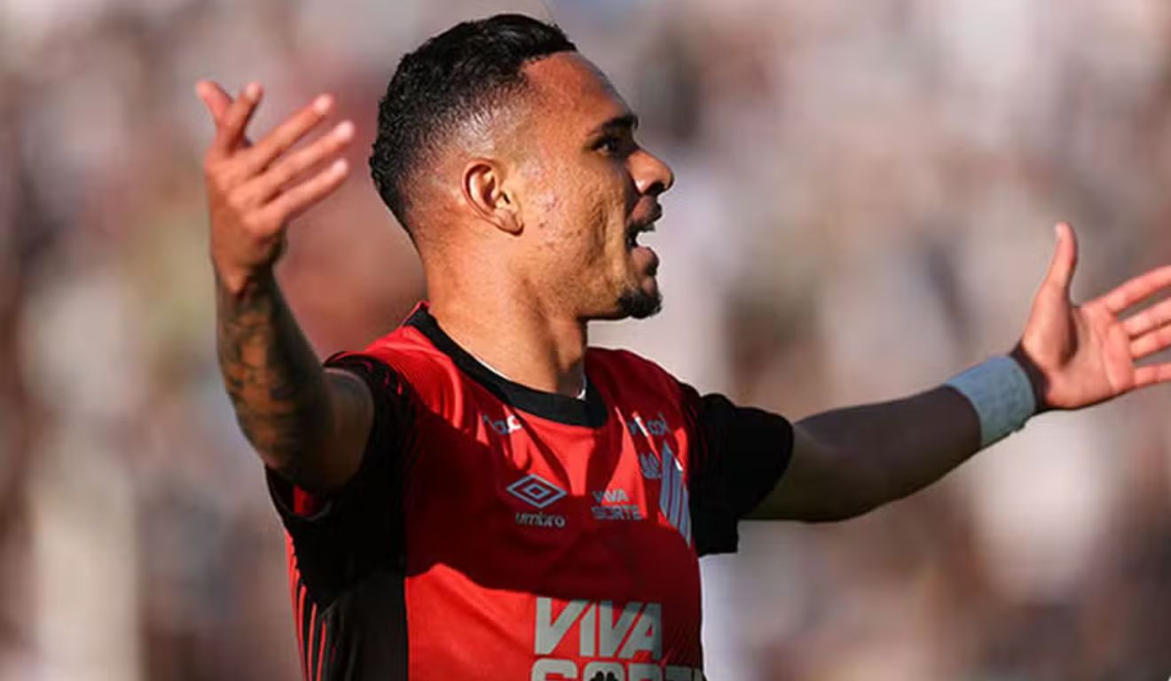 Luiz Fernando voltou a marcar na última partida e pode ser importante para a equipe (Foto: José Tramontin/Athletico)