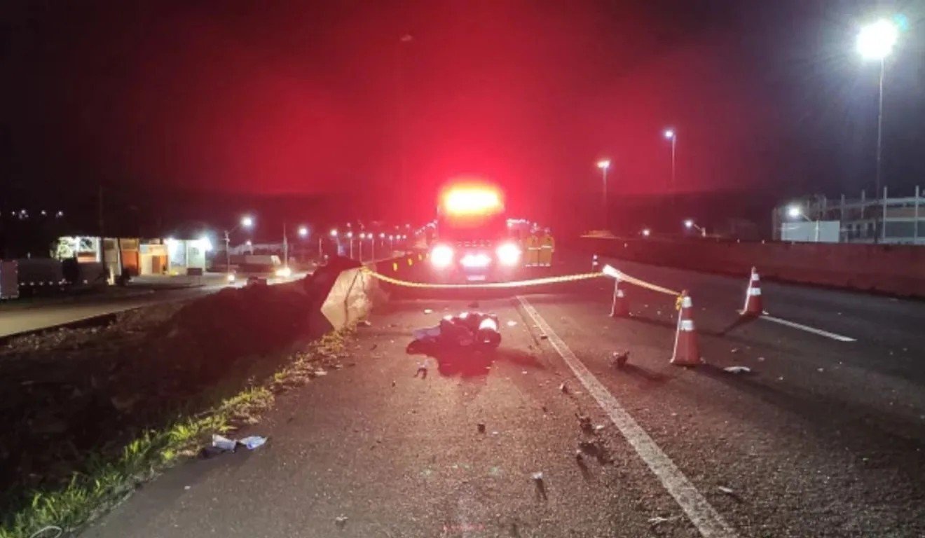 Acidente n BR-277 termina com dois mortos; motorista de carro não foi encontrado