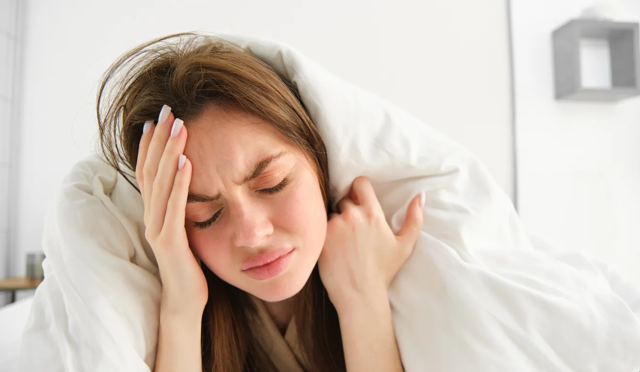 Imagem de uma mulher preocupada.