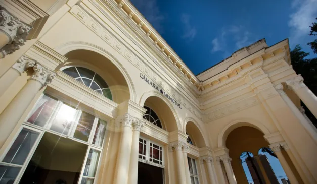 Câmara de Curitiba aprova projeto que amplia o funcionalismo