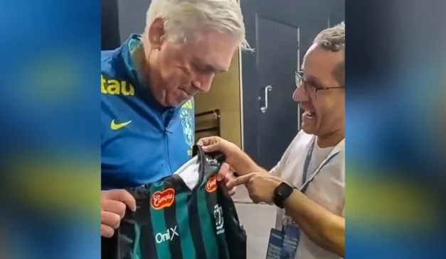Presente que Ancelotti recebeu. (Foto: Reprodução/ Maringá FC)