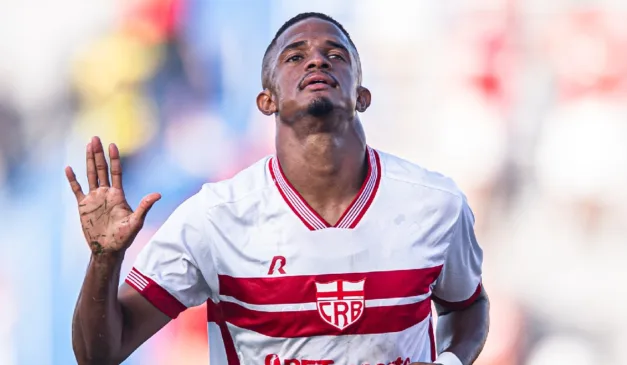 David da Hora, do Coritiba, comemora gol pelo CRB