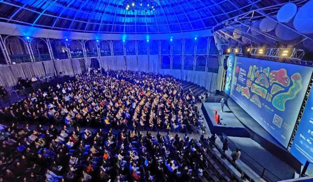 Ópera de Arame em estreia do festival.