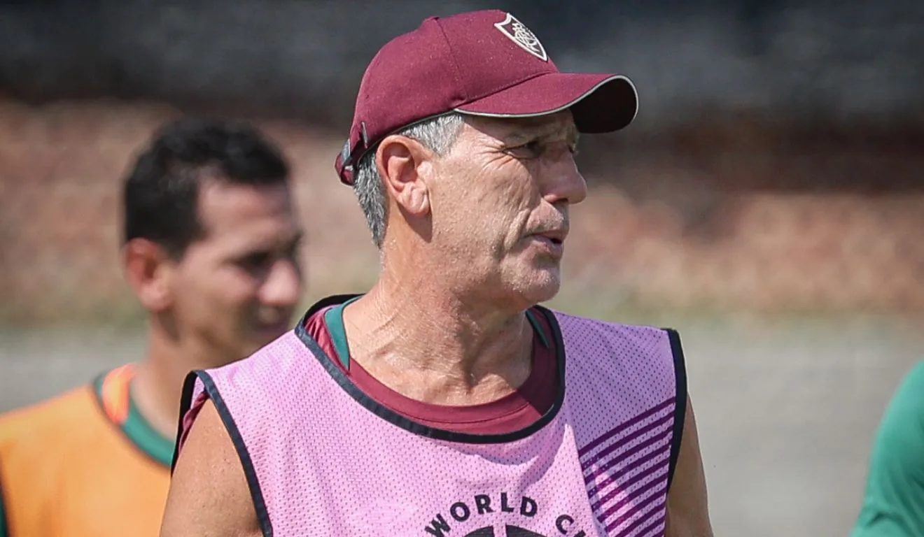 Técnico Renato Gaúcho em treino do Fluminene na segunda-feira (23).