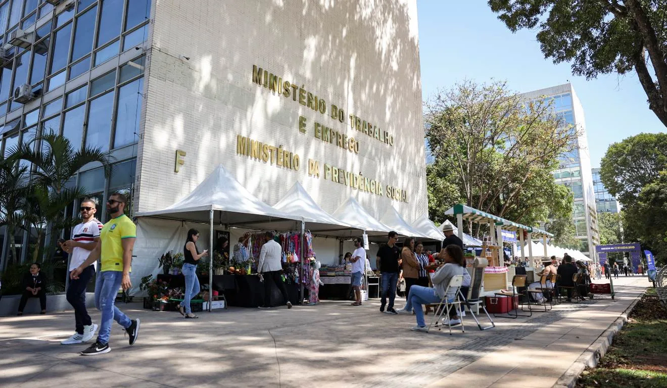 fachada do Ministério do Trabalho