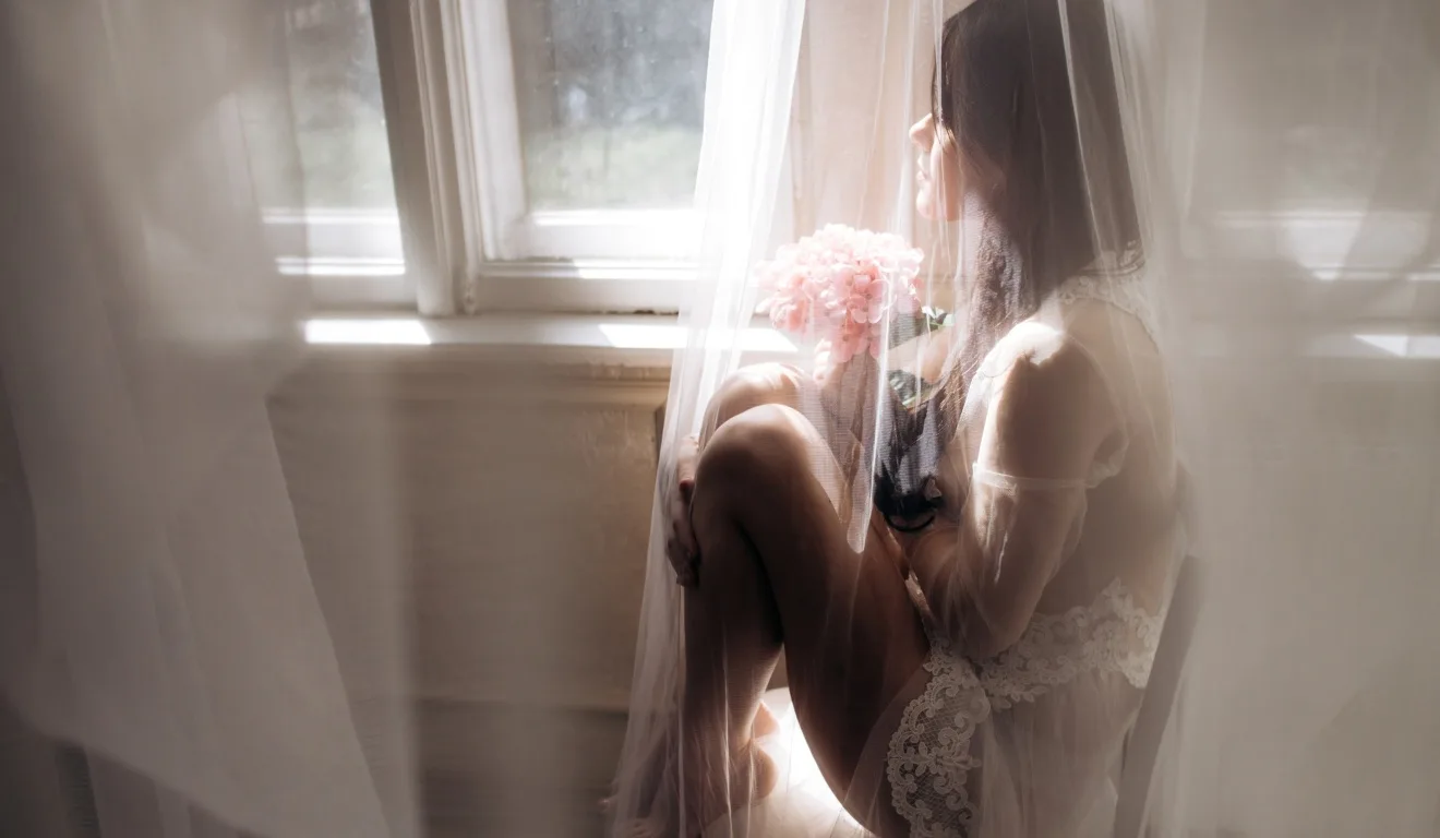 noiva solitária em um quarto