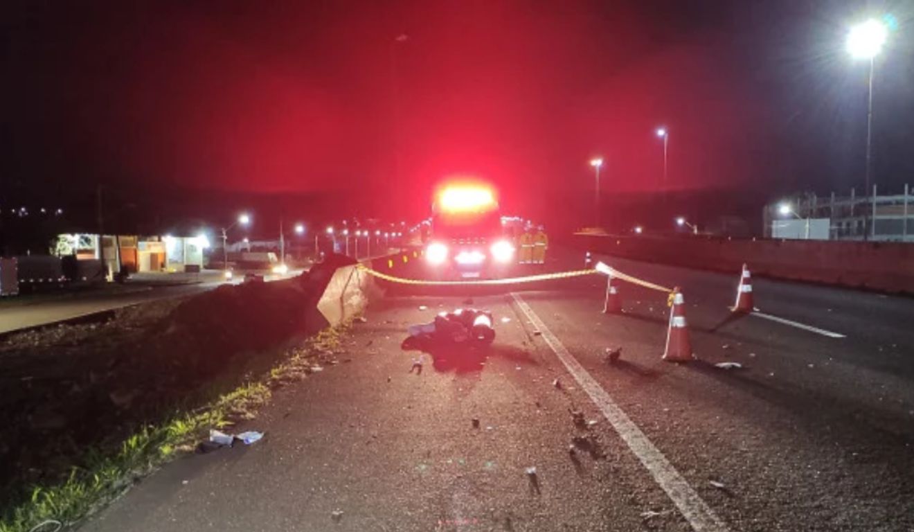 Acidente n BR-277 termina com dois mortos; motorista de carro não foi encontrado