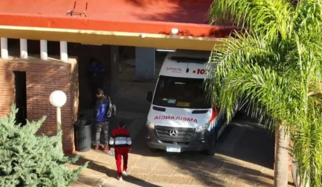 ambulancia levando bebê que se afogou com água sanitária