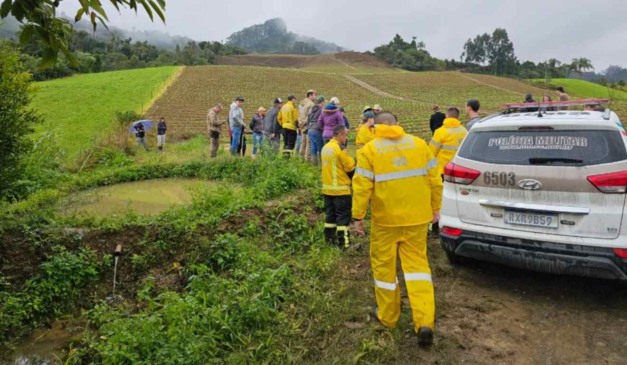 Equipes do Corpo de Bombeiros fizeram buscas e encontraram o corpo da criança em um açude