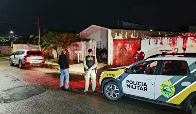 Polícia na casa onde empresária foi encontrada morta