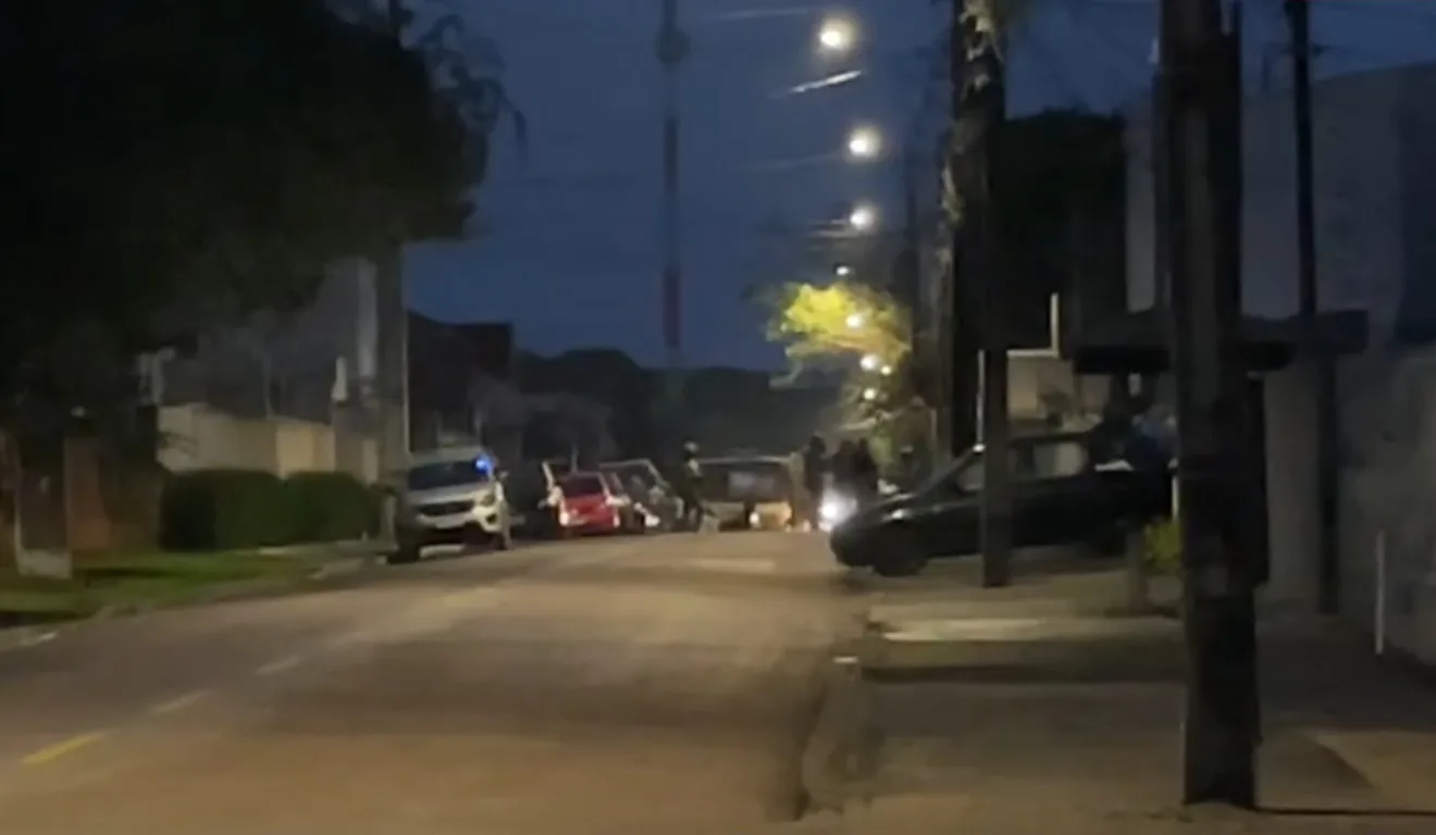 Mulher é feita refém pelo marido no bairro Vargem Grande, em Pinhais 
