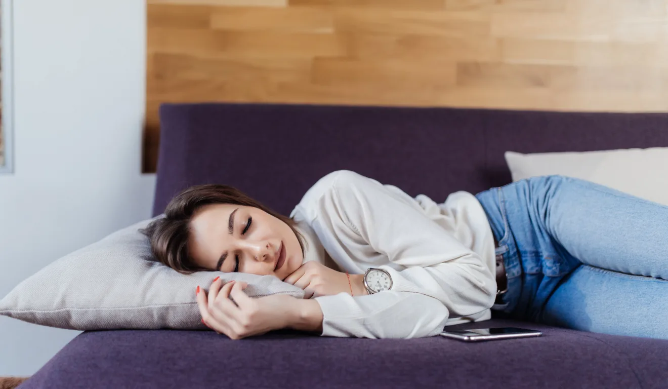 Imagem ilustrativa de uma mulher deitada.