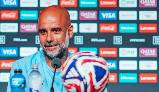Técnico Pep Guardiola, do Manchester City, em entrevista coletiva. (Foto: Divulgação/ Manchester City)