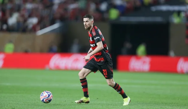 Jorginho fez sua estreia com a camisa do Flamengo na partida contra o Esperance (Foto: Gilvan de Souza/Flamengo)