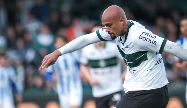 Maicon é o jogador mais velho entre os titulares. (Foto: Reprodução/ Coritiba)