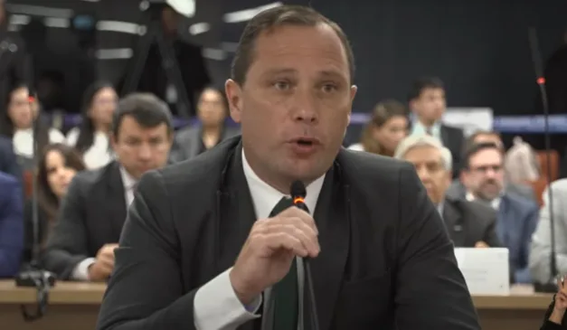 mauro cid durante depoimento