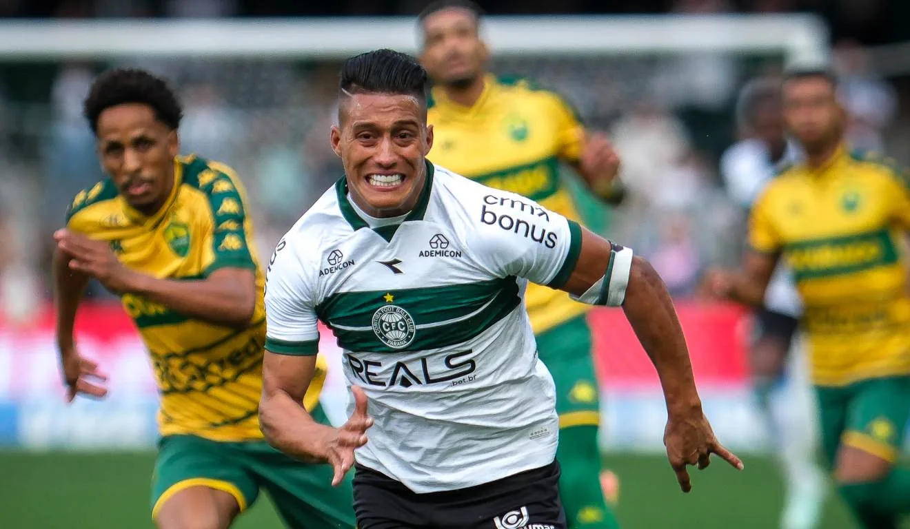 Sebá passou por um susto no jogo entre Coritiba e Cuiabá.