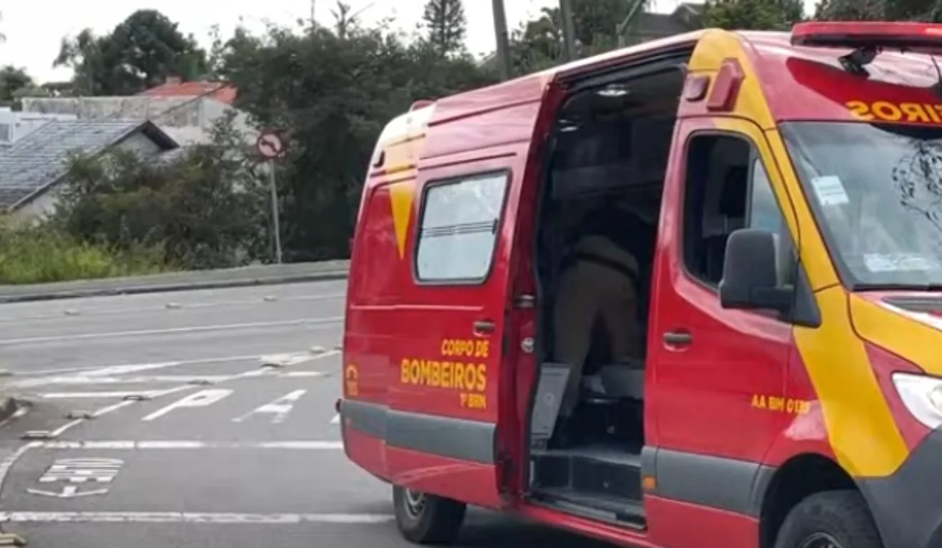 Homem de 30 anos fica gravemente ferido após ser espancado a marteladas em Curitiba