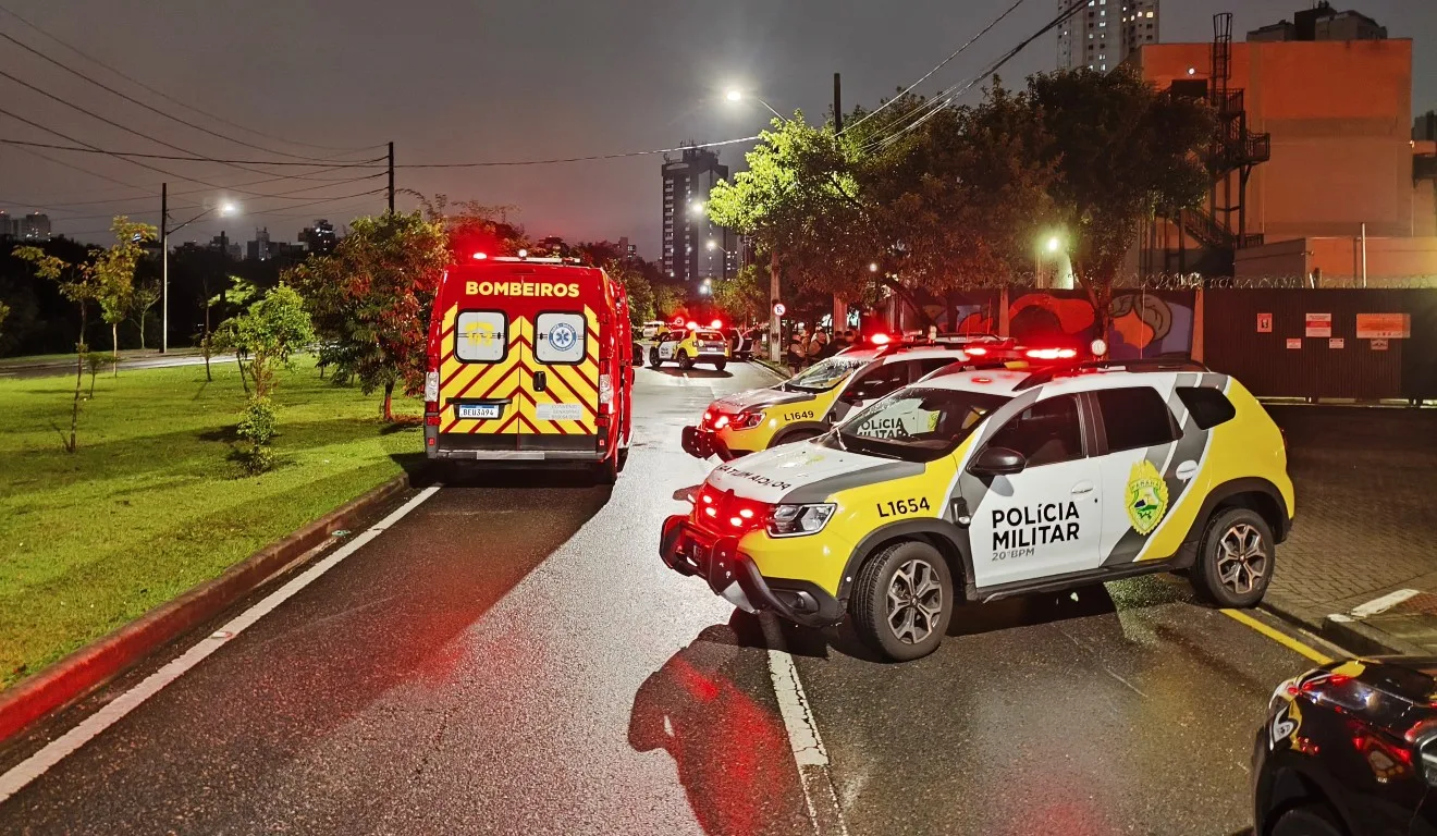Viaturas da Polícia Militar e dos bombeiros