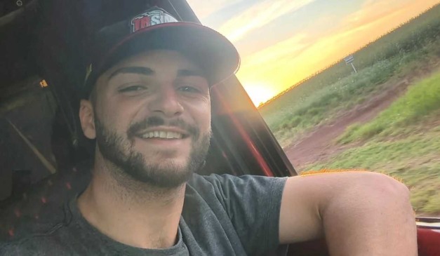 Jovem caminhoneiro que morreu em acidente sorrindo dentro de caminhão