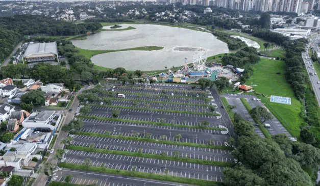 Imagem do Centro de Eventos Positivo no Parque Barigui.