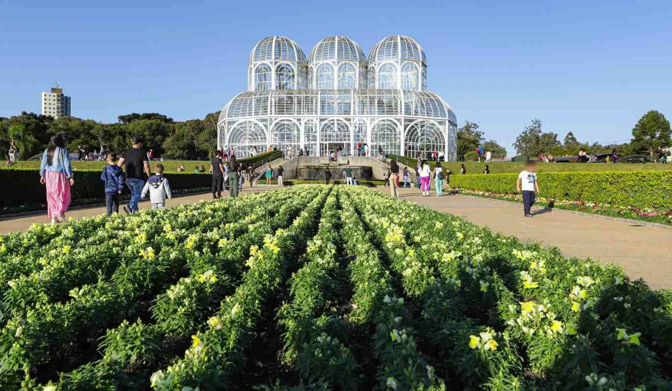 Em Curitiba, a previsão é de sol e máximas acima dos 20°C a partir de segunda-feira (16)