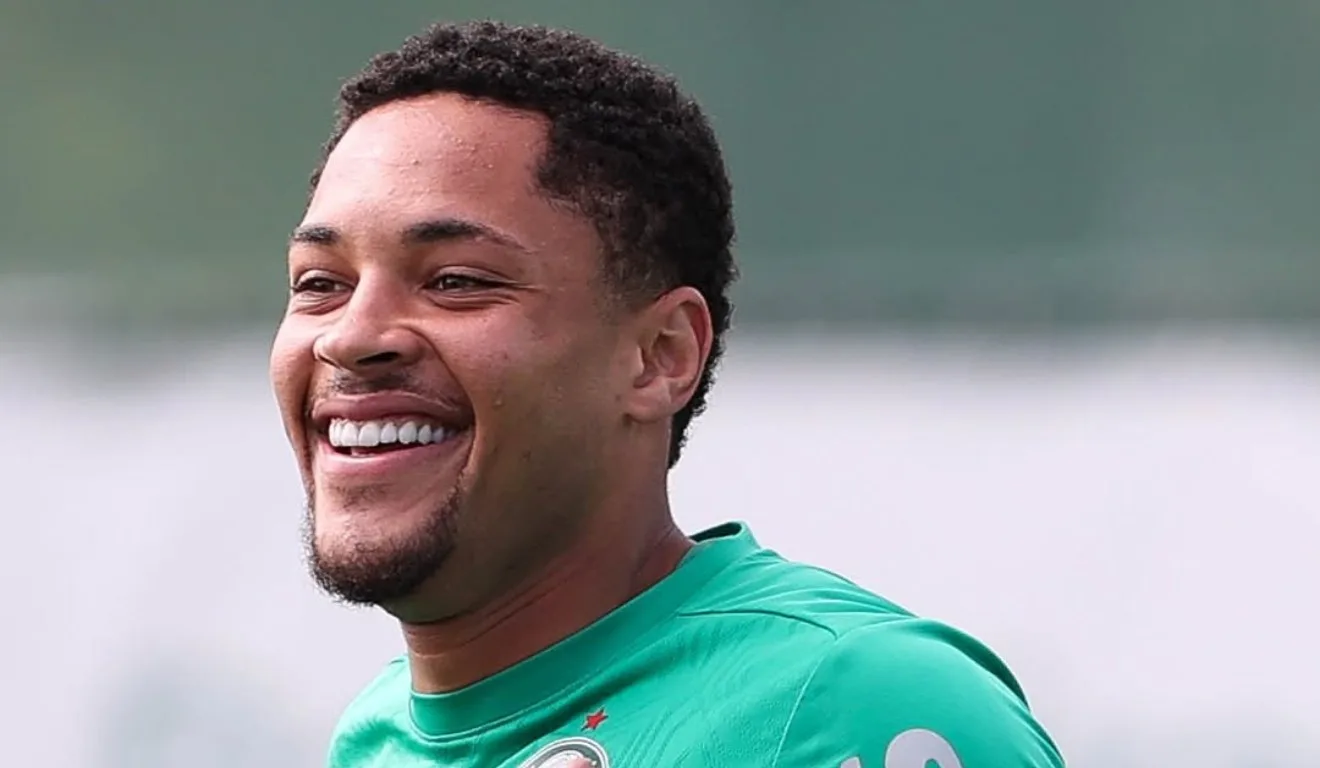 O jogador Vitor Roque, do Palmeiras