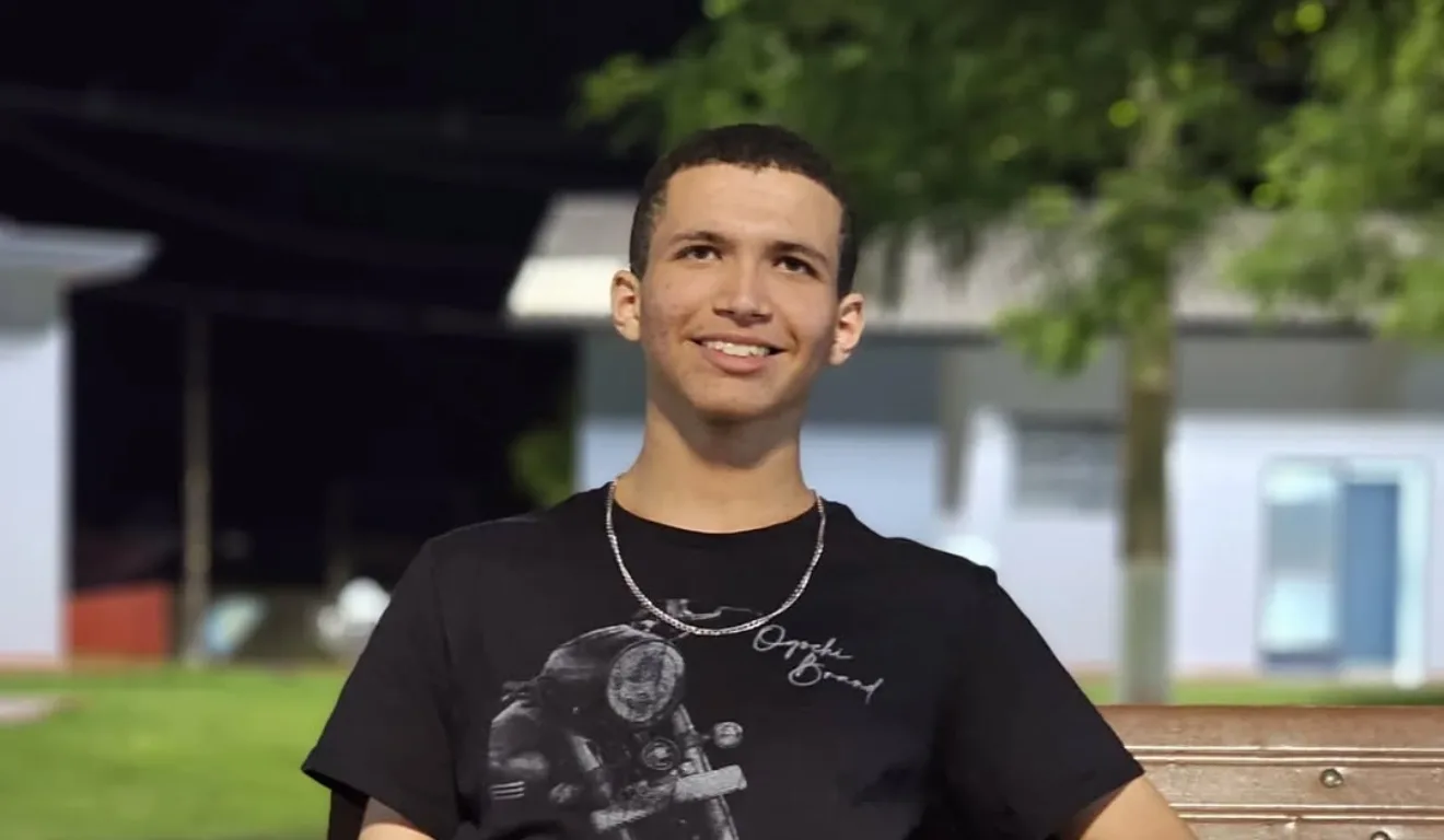 Victor Gabriel morreu afogado durante uma viagem de intercâmbio no Canadá. Morte do paranaense causa comoção