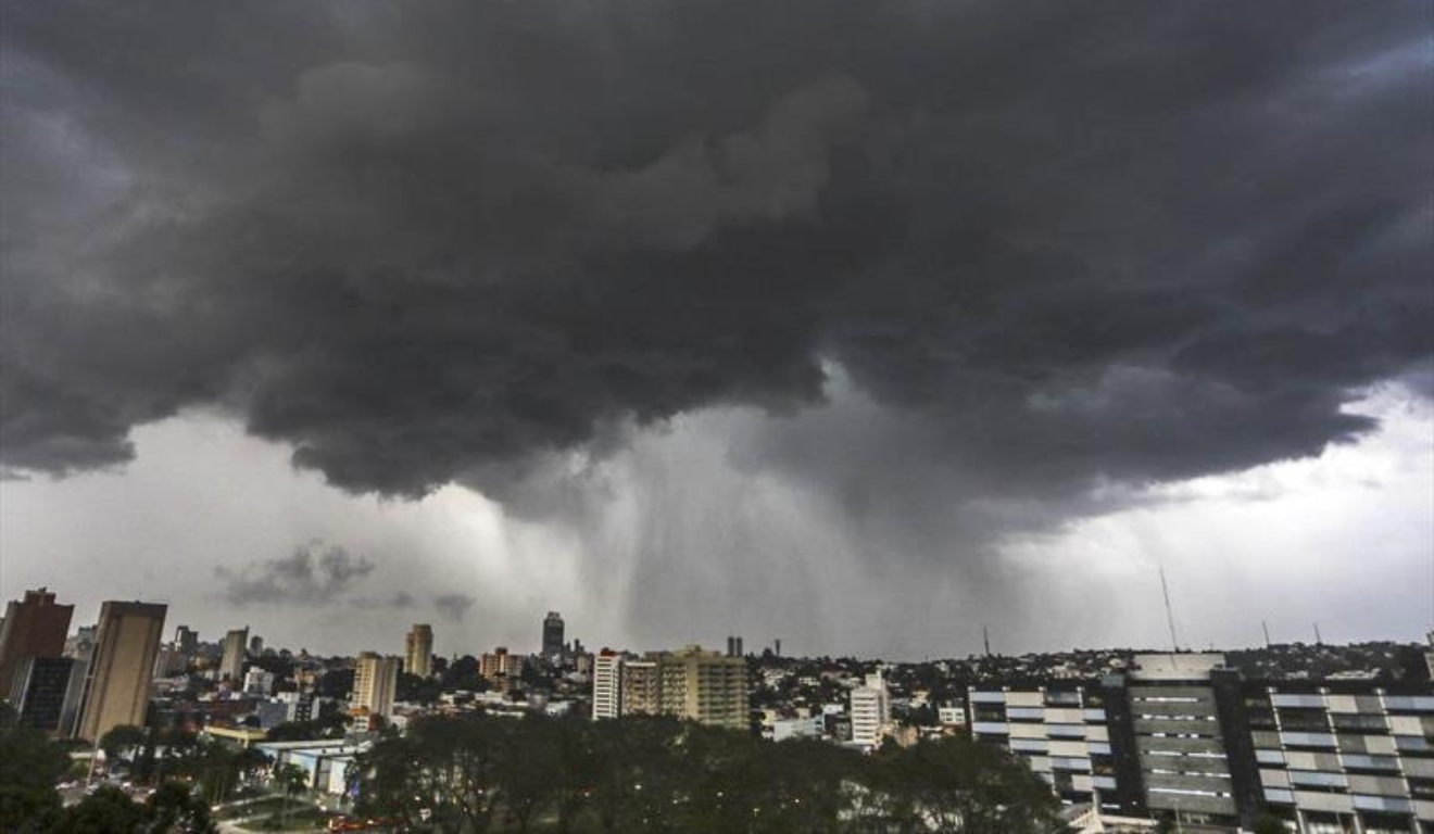 chuva em curitiba
