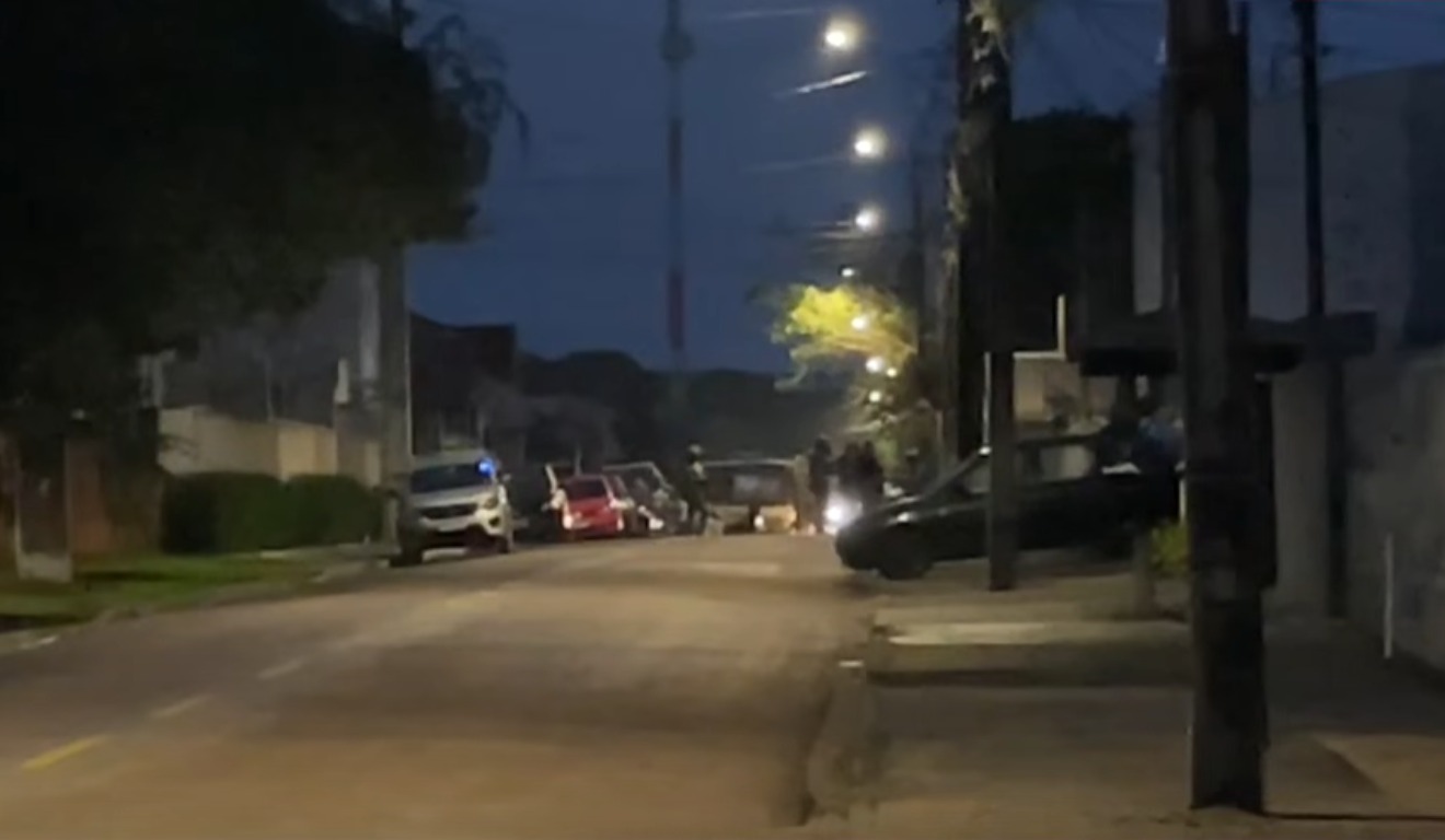 Mulher é feita refém pelo marido no bairro Vargem Grande, em Pinhais