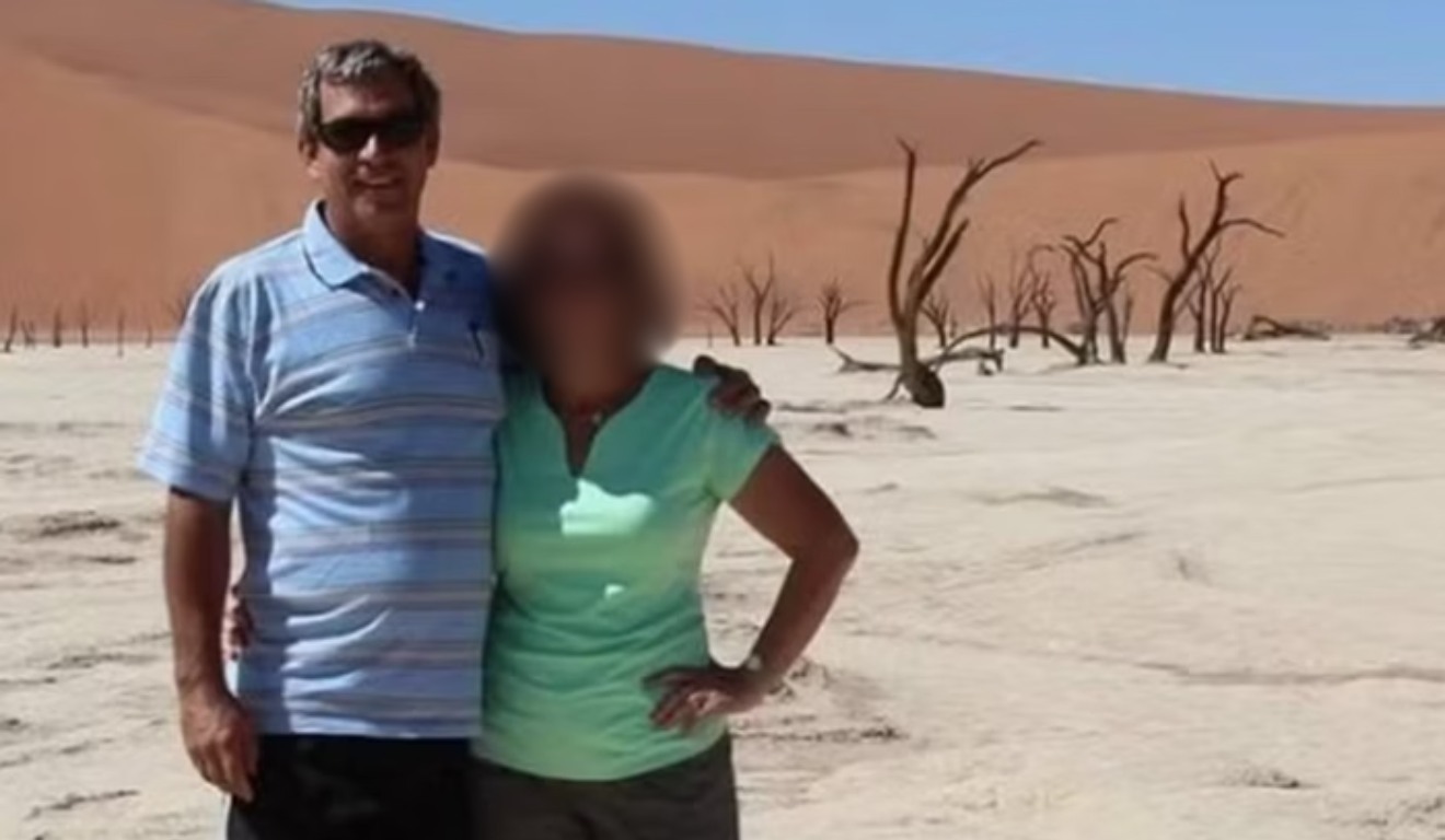 Turista Bernd Kebbel foi morto por um leão ao sair da tenda em resort na Namíbia. Ele era empresário e filantropo.