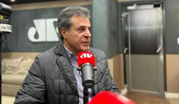 Beto Richa participou do Jornal da Manhã, da rádio Jovem Pan, nesta sexta-feira (13)