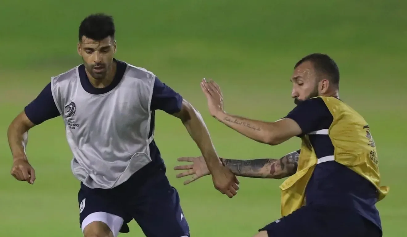 Taremi em treino pelo Irã