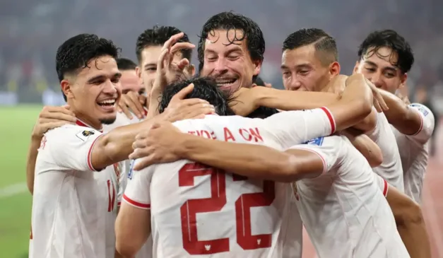 jogadores da Indonésia comemorando