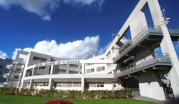 Fachada de hospital.