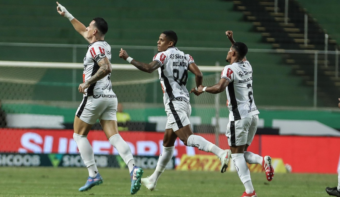 Jogadores do Athletic, próximo adversário do Coritiba, comemoram vitória sobre o América-MG