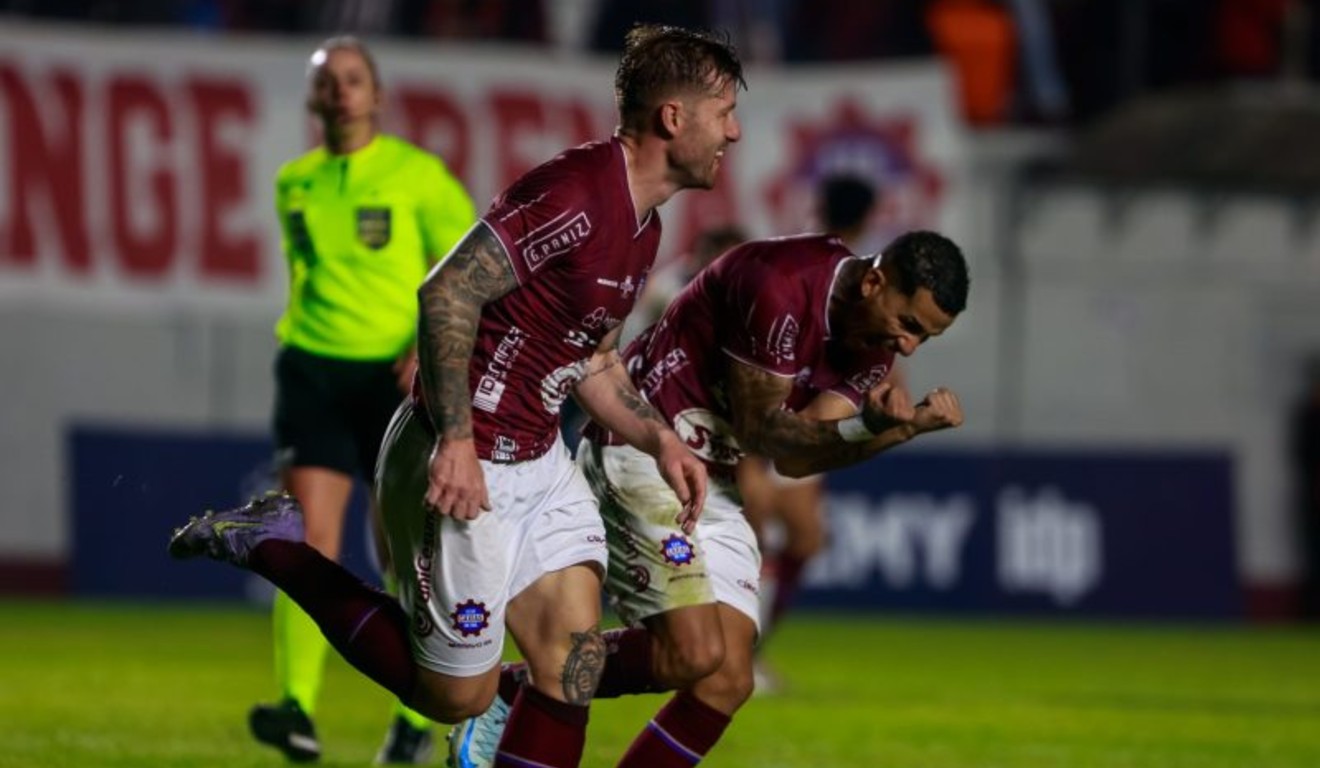 Caxias comemora gol na Série C