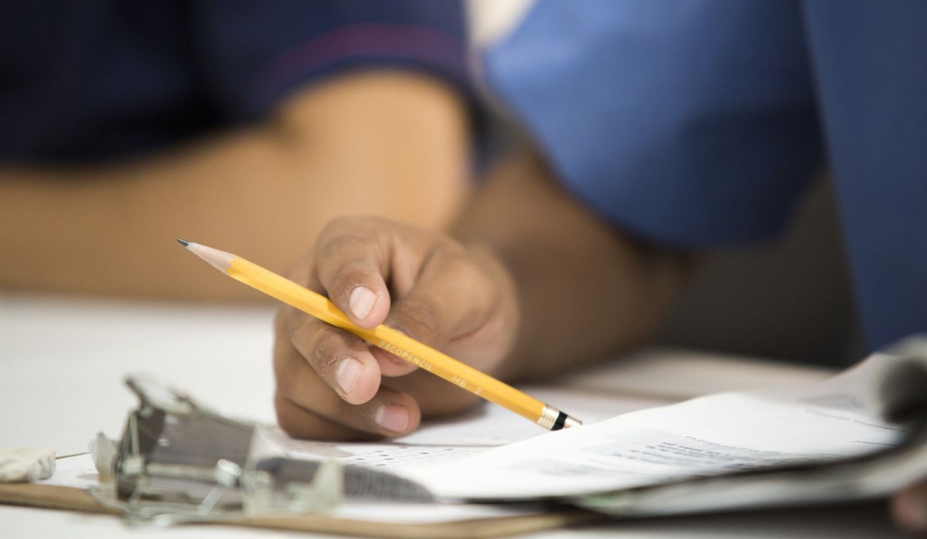 Imagem ilustrativa de um concurso; seleção no Paraná busca bolsistas para 22 áreas