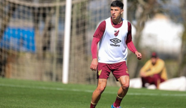 Esquivel em treinamento preparatório para enfrentar o Volta Redonda (Foto: José Tramontin)