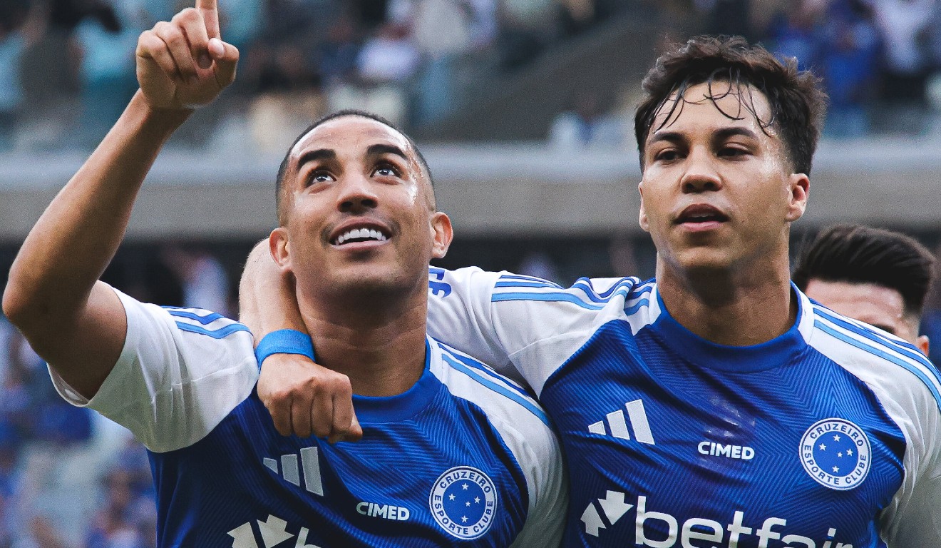 Christian e Kaio Jorge comemoram gol do Cruzeiro no Brasileirão