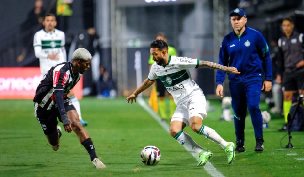 Lance de Athletic x Coritiba, pela Série B