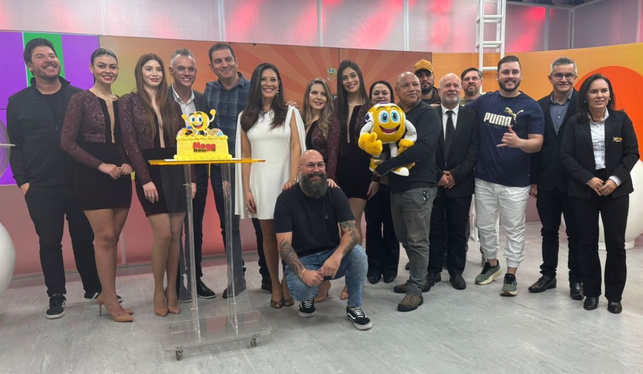 Equipe da Megamania Cap comemora o aniversário de 17 anos da Megamania Cap