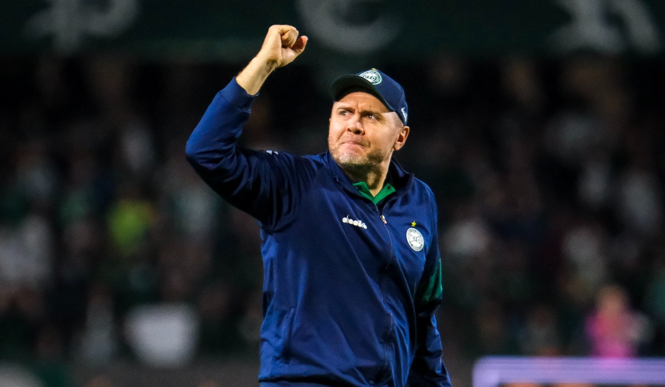 Mozart comemora vitória do Coritiba