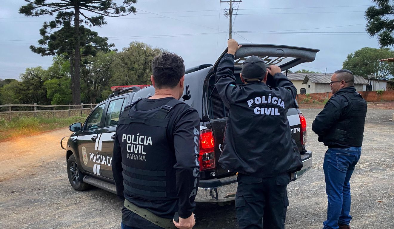 Pai foi preso pela Polícia Civil após abusar da filha e enteada