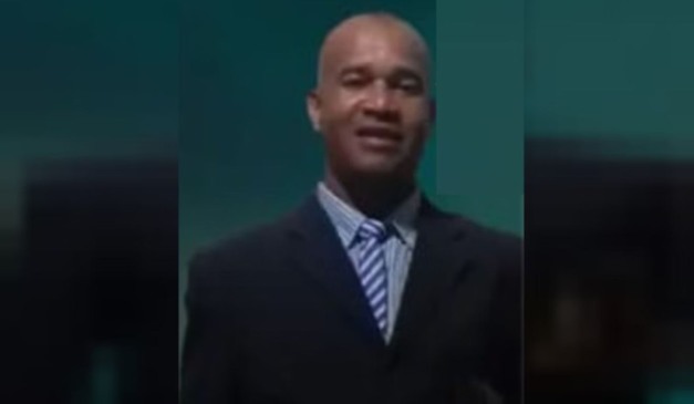 Gilvan Gonçalves dos Santos, pastor foragido após pedir a fiel adolescente foto de calcinha