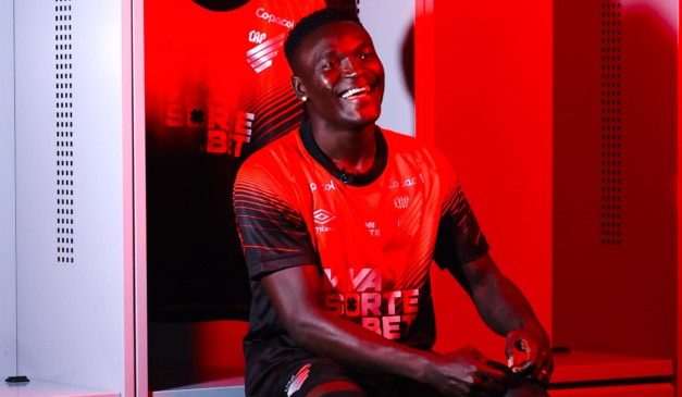 Viveros, novo atacante do Athletico