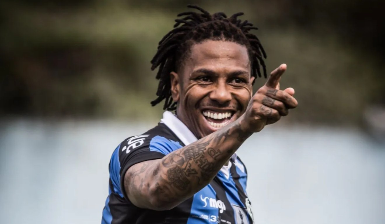Abel Hernández já passou por Fluminense e Internacional no Brasil.